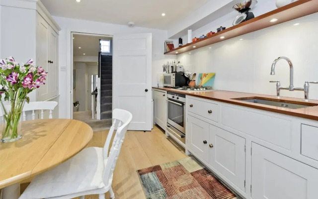 Fantastic 2bed Flat With Private Roof Terrace
