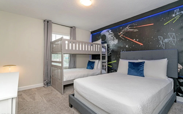 Modern Townhome W/private Pool & Free Water Park!