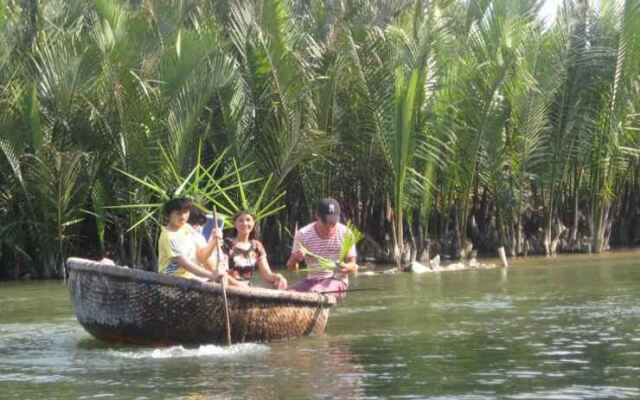 CoCo Riverside Homestay