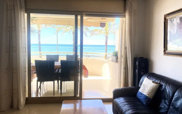 R151 - Apart Beachfront