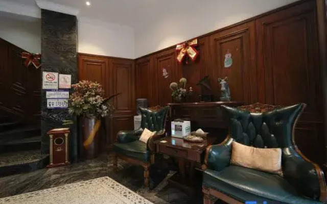 PK E-Sports Hotel (Chongqing University Town Light Rail Station)