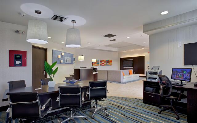 Holiday Inn Express & Suites Costa Mesa, an IHG Hotel