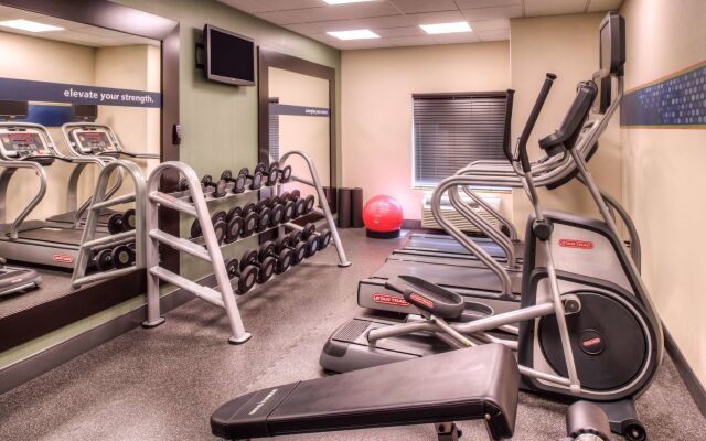 Hampton Inn & Suites Ontario