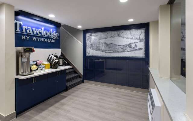 Travelodge by Wyndham Manhasset