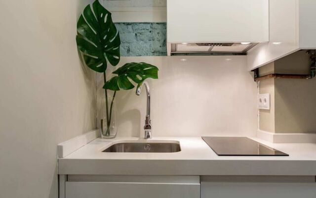 Cosy 2 Bed Apt in Chamberí 2 Min to Tube