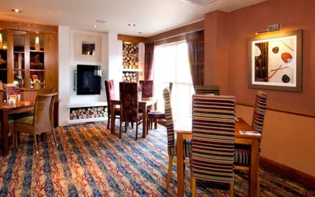 Premier Inn Christchurch / Highcliffe