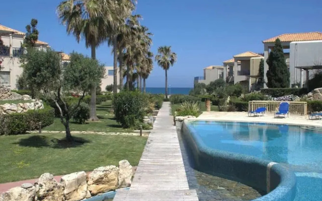 Villa Elias 1BR Upper Apt with Pool