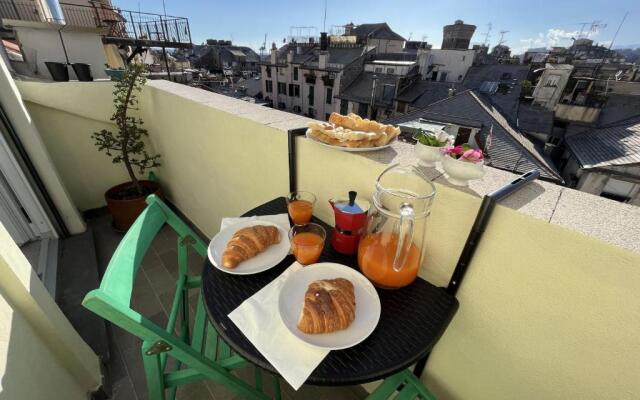 Happy Family Apartments The Roof