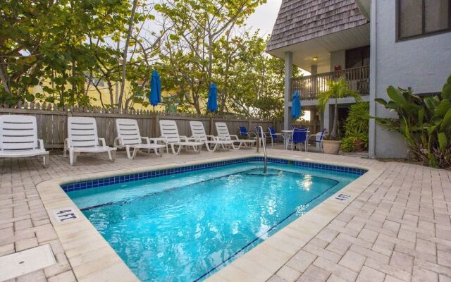Sabal Palms Inn