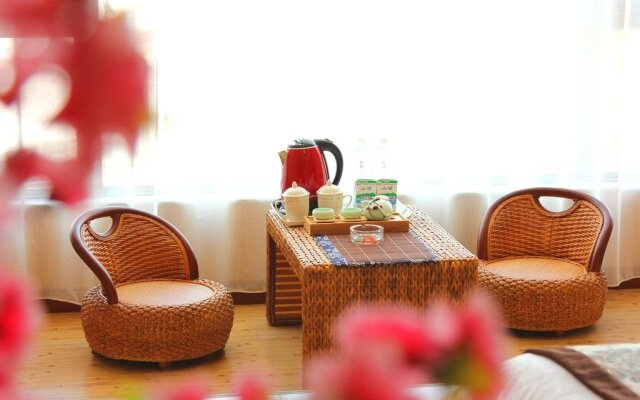 Sea & Cloud Themed Hotel