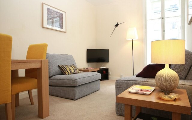 1 bed flat off Royal Mile