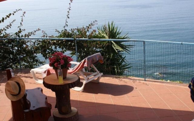 Camere & Casa Vacanze Lo Scoglio