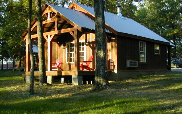 The Smokehouse Lodge and Cabins