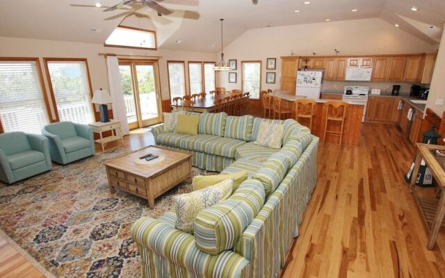 Cloud Nine - 7 Br Home