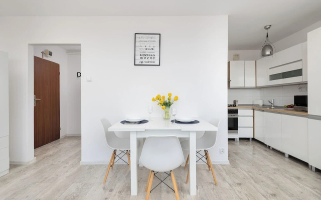 Charming Studio for 2 by Renters