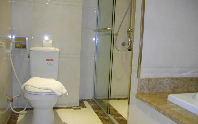 Lux Riverside Hotel & Apartment