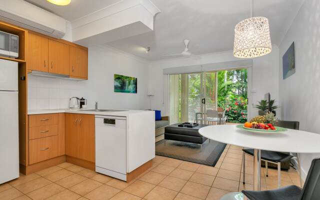 Port Douglas Apartments - Adults Only Oasis