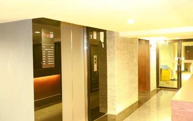 Collection O The Bangkok Airport Link Suite
