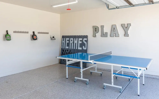 Hermes Hideaway