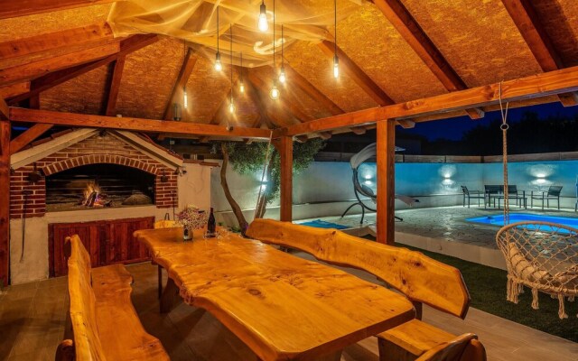 Beautiful Apartment in Vrana With Wifi and 2 Bedrooms