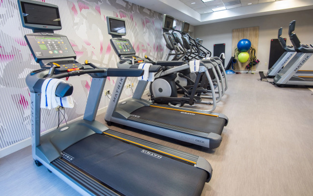 Crowne Plaza Cleveland at Playhouse Square by IHG