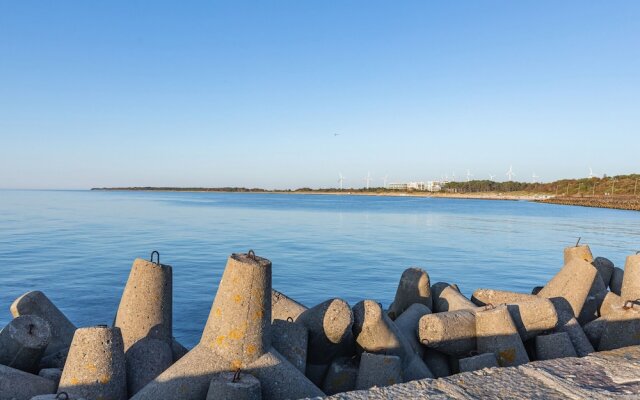 Bulwar Zachodzącego Słońca by Renters