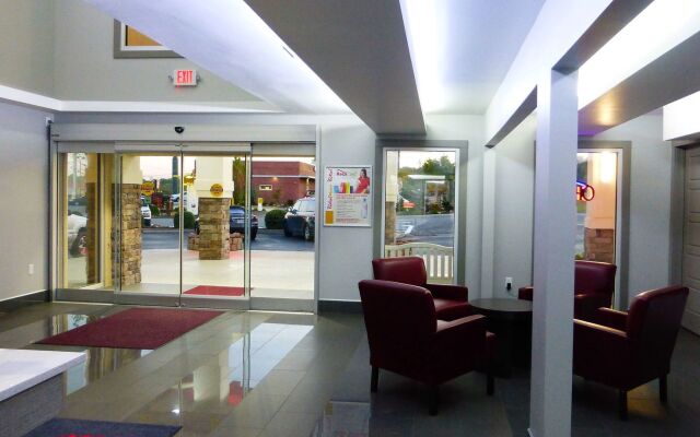 Red Roof Inn & Suites Calhoun