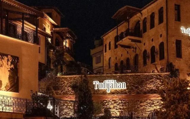 Tudyahan 1874 Hotel