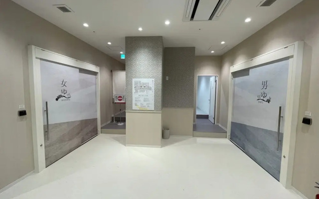 Hotel Crystal Plaza