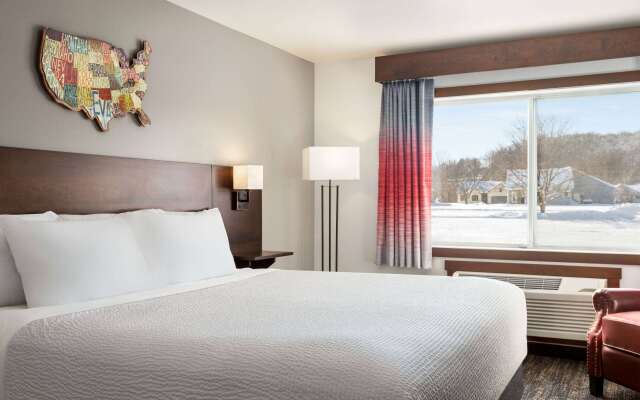 Ramada by Wyndham Richland Center