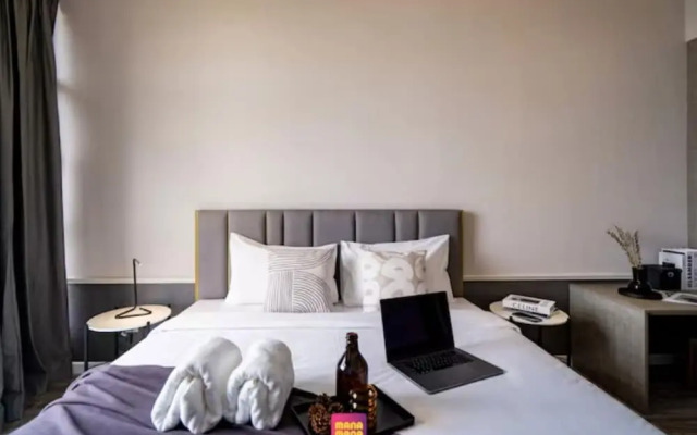 Millerz Square Suite By Mana-Mana