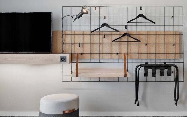 Moxy Bern Expo, A Marriott Hotel