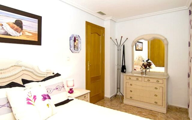 Apartment with 3 bedrooms in Torrevieja with WiFi 5 km from the beach