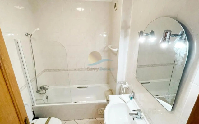 Oura Praia Hotel And Apartments