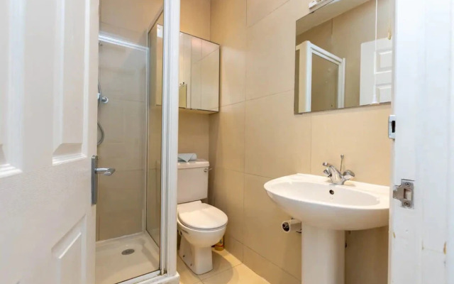 Centrally Located 1 Bedroom Apartment Near Paddington