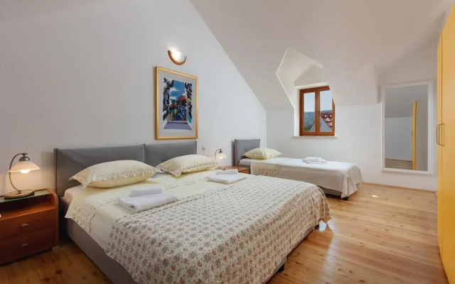 Charming Villa With Swimming Pool