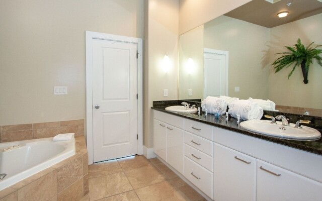 Crd0101 2 Bedroom Condo