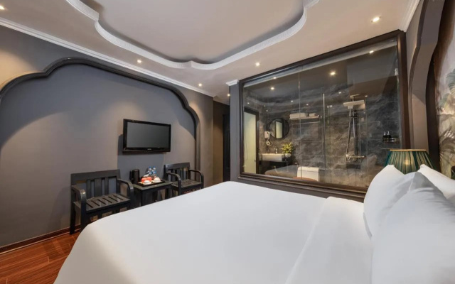 Madelise Stardust Hotel & Travel