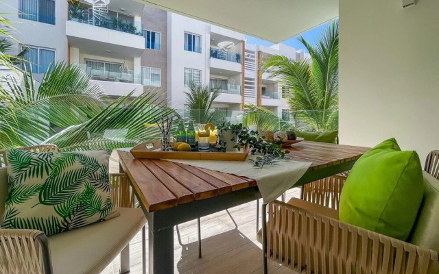 Beautiful Condo Just Steps Away From the Beach