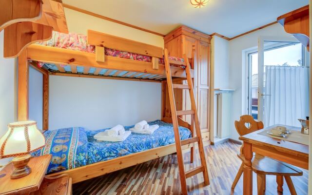 Cavalese few min From ski A05