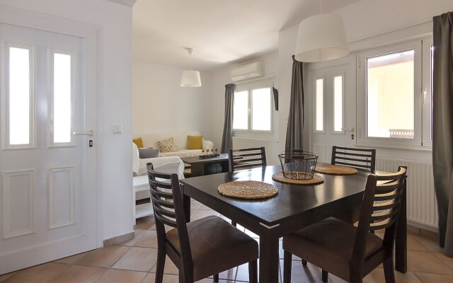 Perla Cozy Apartment near beach