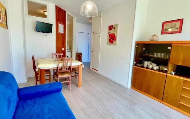 Bright Apartment by the Beach