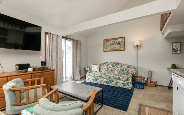 Green Meadow Getaway 2 Bedroom Condo