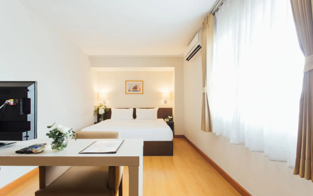 Hotel Saint Honore 85