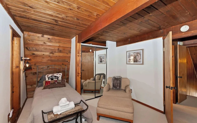 Yosemite Pines Cabin - Sleeps 8