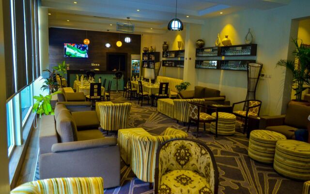 Golden Tulip Oniru Suites