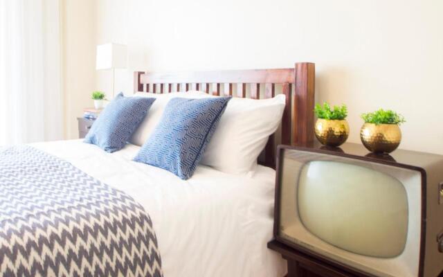 Sunny 4 Bedroom Apartment - with View