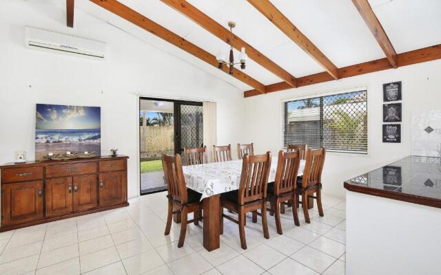 Michael Street 39, Golden Beach