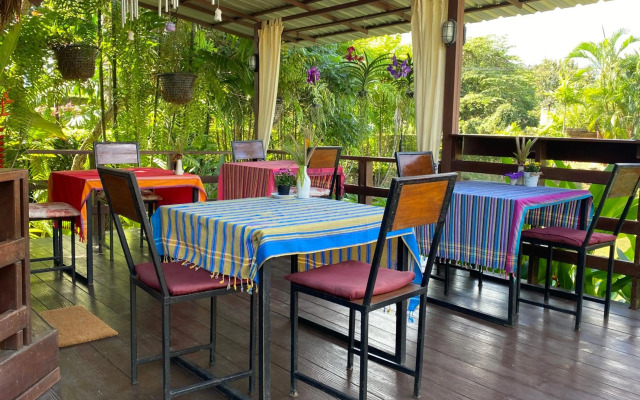 PuraVida Pai Resort