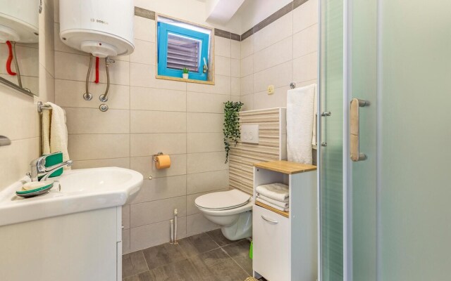 Nice Apartment in Premantura With Wifi and 2 Bedrooms